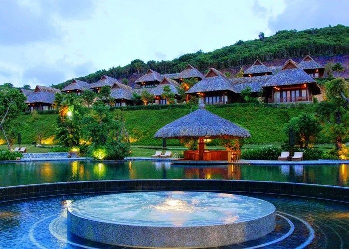 best-hotels-resorts-awards-merperle-hon-tam1